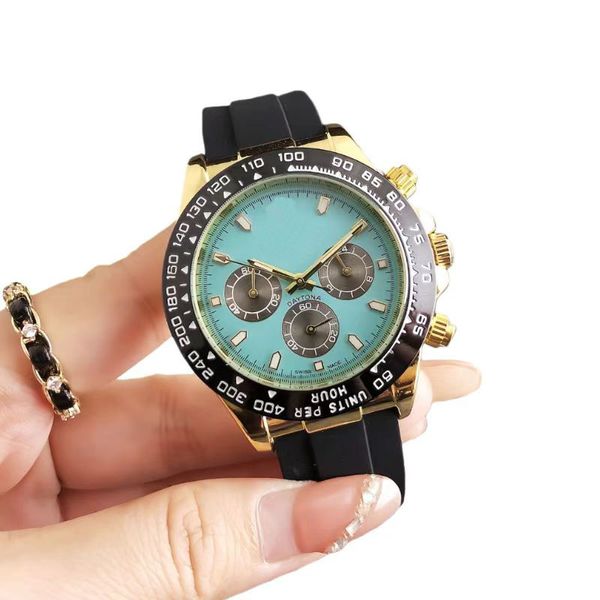 Exquisitely Crafted Mens' Timepiece Stylish Unisex Designer Watch With Gift Box Packaging