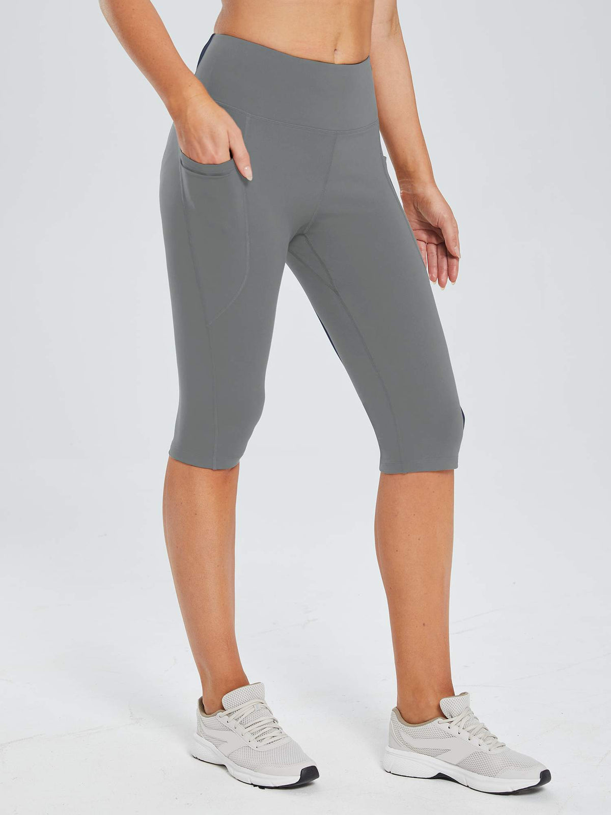 Women's Plus Size Knee-Length Capris - Dark Gray / XS
