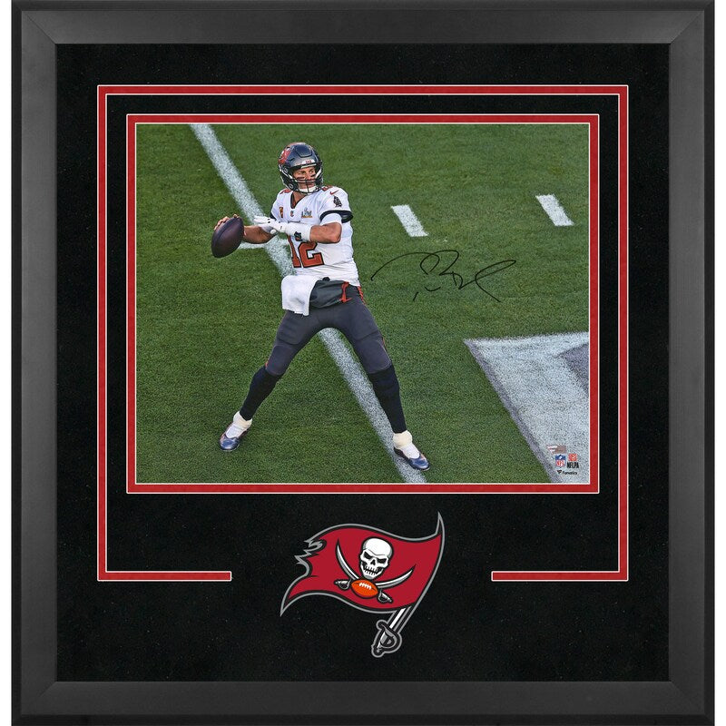 Tampa Bay Buccaneers Deluxe 16'' x 20'' Horizontal Photograph Frame with Team Logo